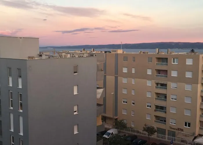 Sanny Apartmán *
